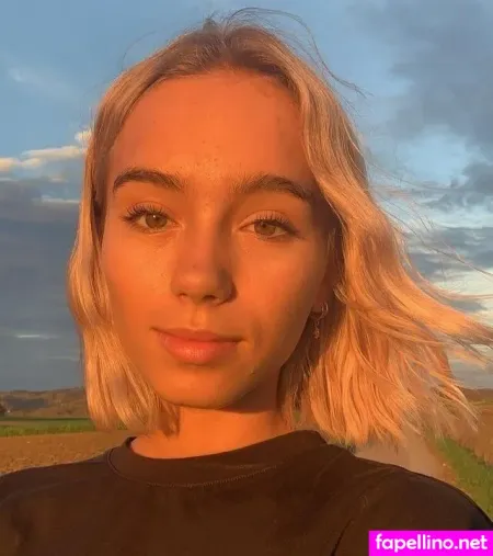 Lisa Und Lena OnlyFans Thumbnail #9cNTbVwuaK