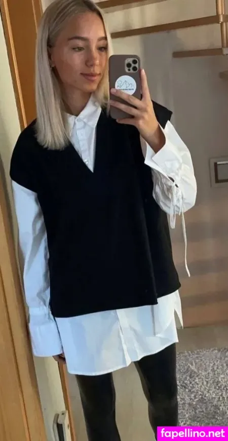Lisa Und Lena OnlyFans Thumbnail #yFA4S2VEga