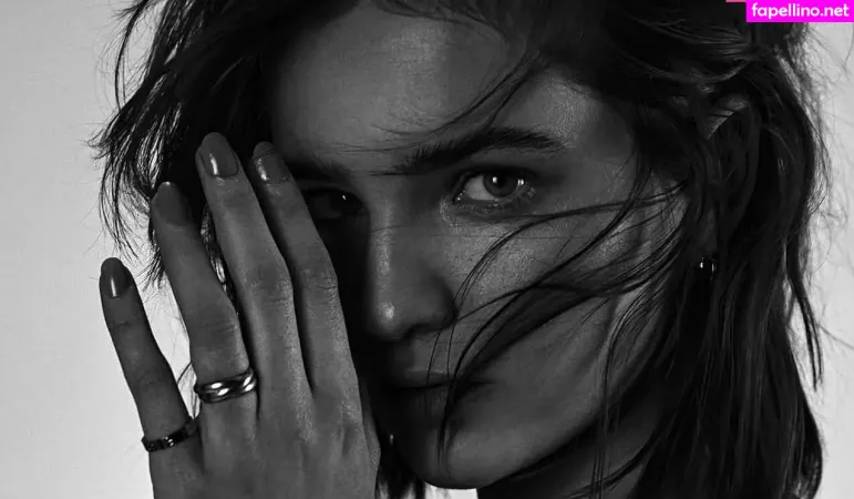 Lisa Vicari OnlyFans Thumbnail #8Q2k3vo92w