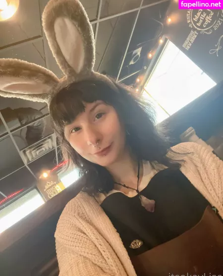 Lisasayshello OnlyFans Thumbnail #9dQrUwwaig