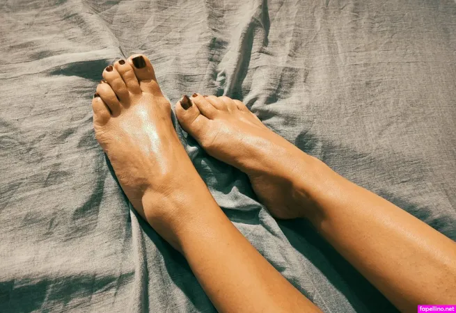 Lisawife80 OnlyFans Thumbnail #ZfmvKON0r0