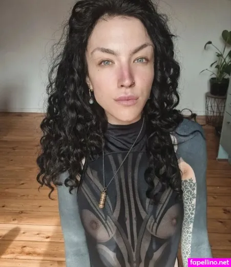 Lisbeth Mueller OnlyFans Thumbnail #hzC6SMiIm9