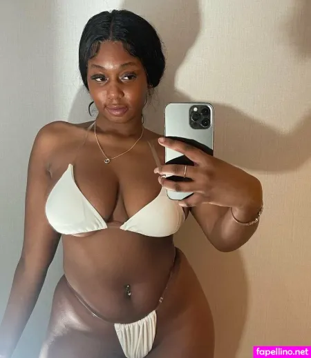 Lissababez OnlyFans Thumbnail #6xzjSoL3R9