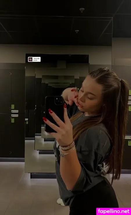 Lisyyy W OnlyFans Thumbnail #f4fVFpcuW6