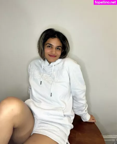 Little Grapefruit OnlyFans Thumbnail #9CuDZvX1rm