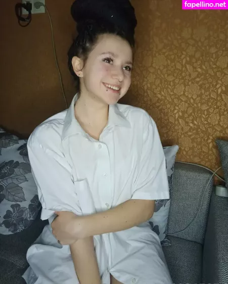 Little Ksyusha OnlyFans Thumbnail #YNzkD2YtU2