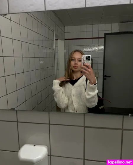 Little Lilybaby OnlyFans Thumbnail #Myj7EGmCRe