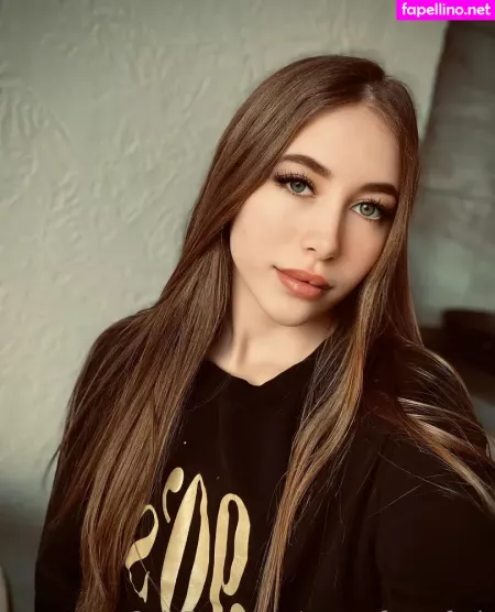 Little Lisa OnlyFans Thumbnail #S6KDKH8I2b