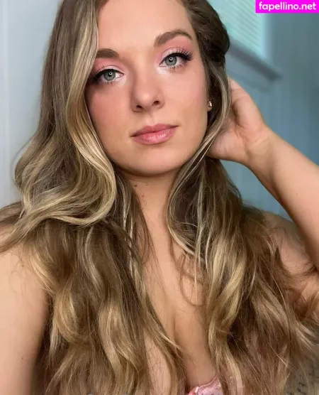 Little Miss Chloe OnlyFans Thumbnail #sGCxwpU9oy