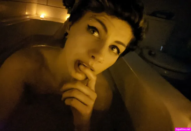 Little Miss Kiro OnlyFans Thumbnail #4ck4c90uxs