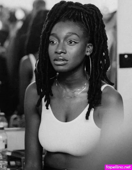 Little Simz OnlyFans Thumbnail #7YjgVbw4sw