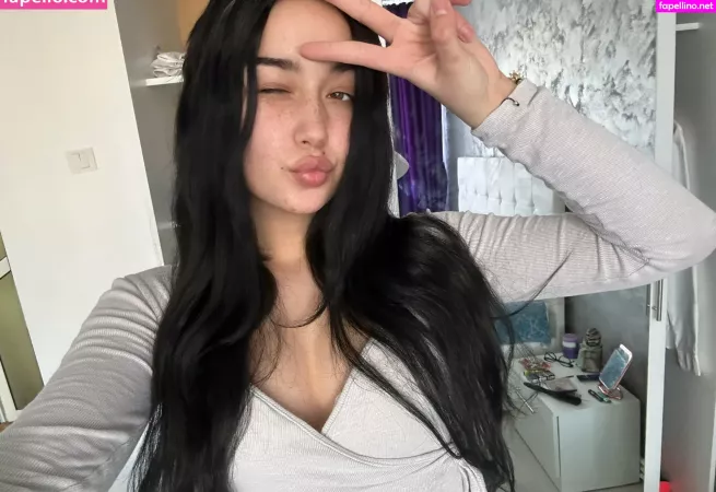 Littlealicexxx OnlyFans Thumbnail #6WlEj5QEAV