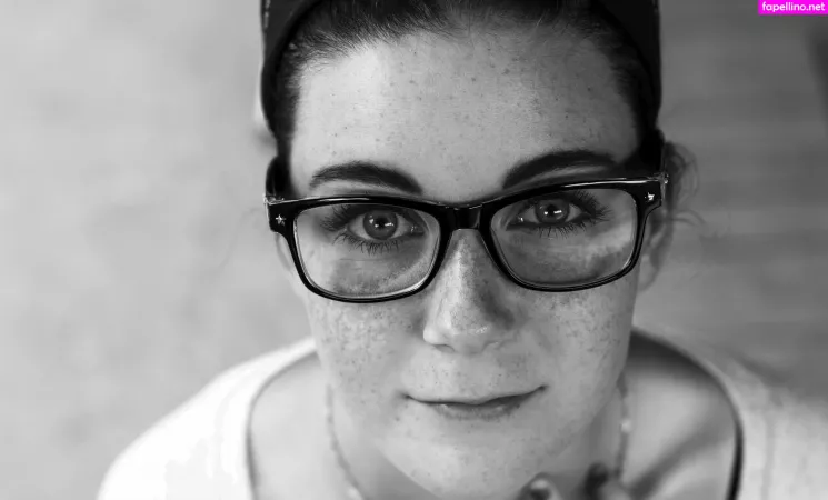 Littlebee OnlyFans Thumbnail #hV9ju6MpL3