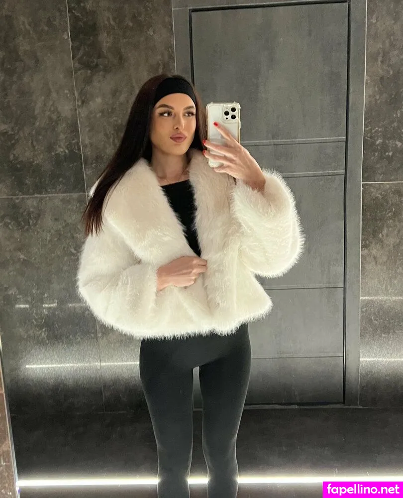 littlebelucci Nude Leaked OnlyFans Photo #6Bam7xzMwa