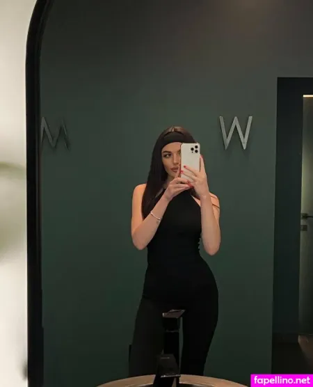 Littlebelucci OnlyFans Thumbnail #8uuYmonKns