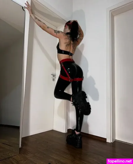 Littlebllkkitty OnlyFans Thumbnail #GLm1XlvfKd