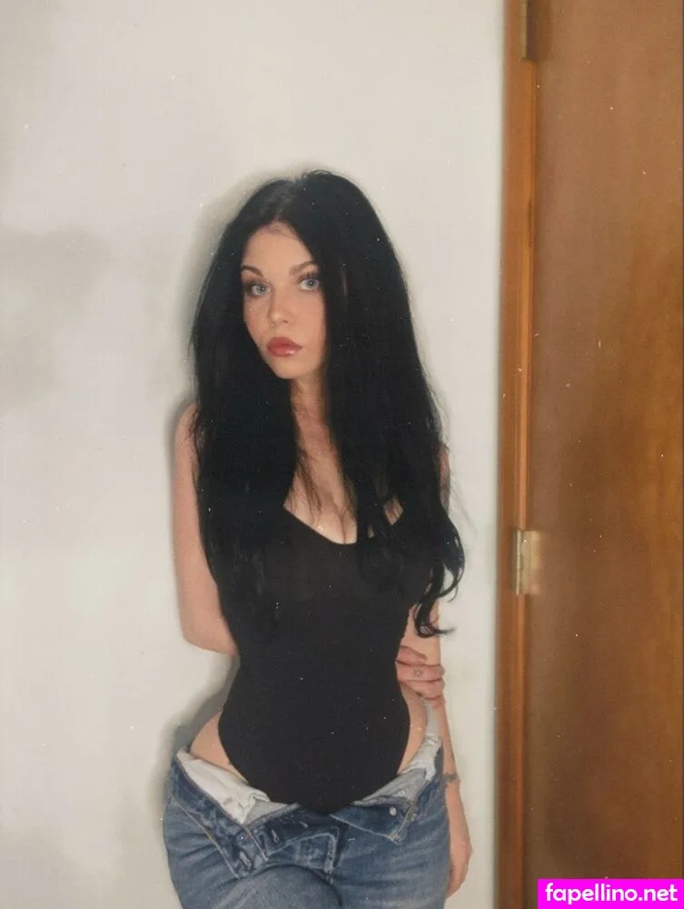 Littlebug96 , lilybug917 Nude Leaked OnlyFans Photo #2b10hOLVNx