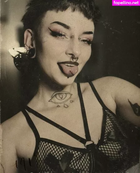 Littledemonwitchfree OnlyFans Thumbnail #sMNlpio8Bf