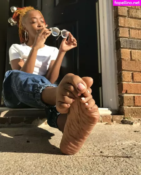 Littleebonyfeet OnlyFans Thumbnail #6pyr7YNTqy