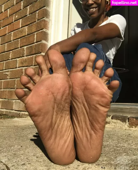 Littleebonyfeet OnlyFans Thumbnail #8swxTrLWI2