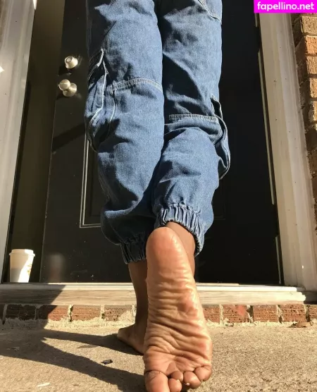 Littleebonyfeet OnlyFans Thumbnail #FwrdA3ayu7