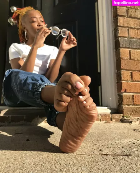 Littleebonyfeet OnlyFans Thumbnail #bRKU7dy0FA