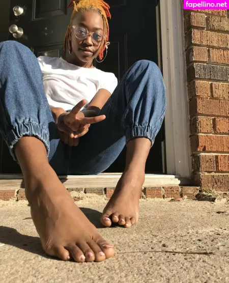 Littleebonyfeet OnlyFans Thumbnail #dvDq9KcqZK