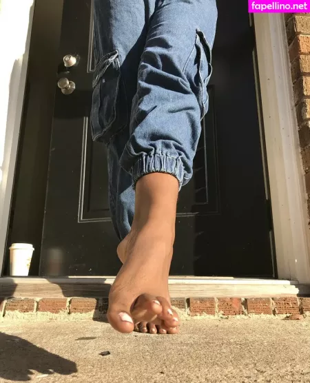 Littleebonyfeet OnlyFans Thumbnail #ypCVWxE0JK