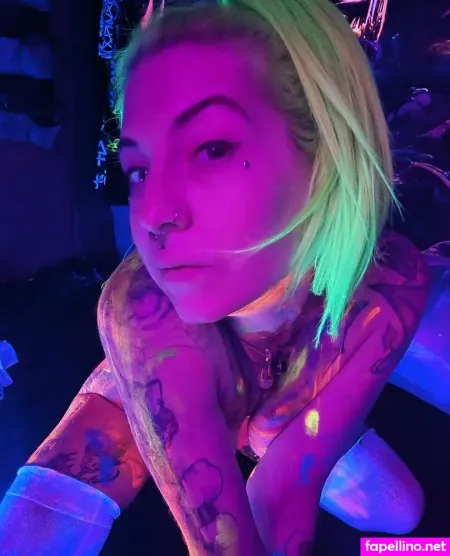 Littlegreenbatz OnlyFans Thumbnail #0cZOQdeyx2
