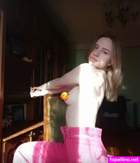 Littlejuly7 OnlyFans Thumbnail #YBHAkKMdNb