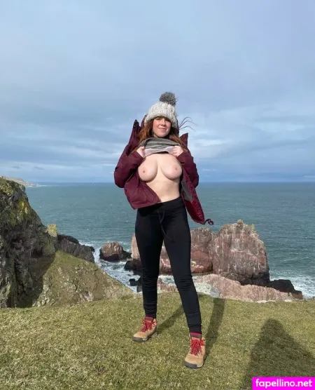 Littlekatiebeth Snildeep 1 OnlyFans Thumbnail #2sbhCl97o1