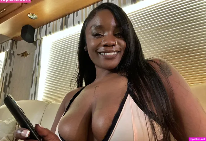 Littlelaya OnlyFans Thumbnail #MGbjKTnle3