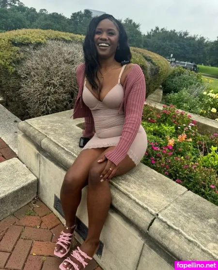 Littlelaya OnlyFans Thumbnail #t6jIVkXMrf