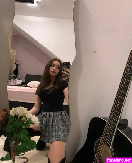 Littlelitgina OnlyFans Thumbnail #J9XrtBCDyK