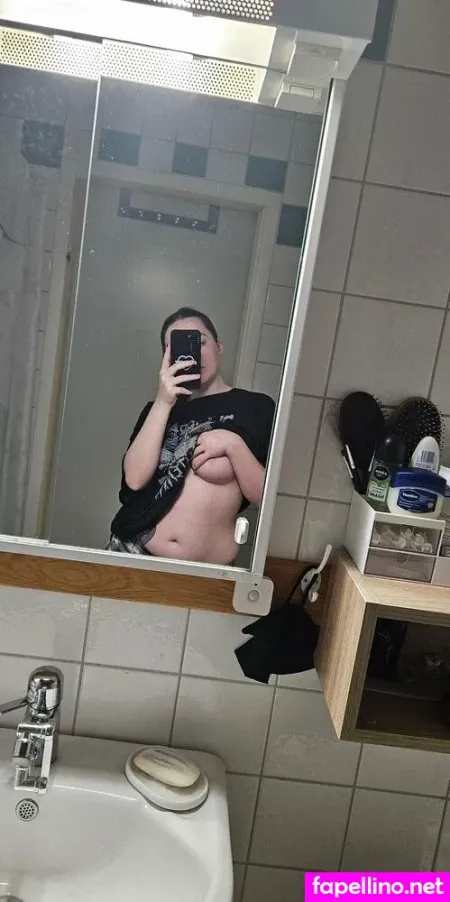 Littlemissjujubeans OnlyFans Thumbnail #Dlyh9KxLiz