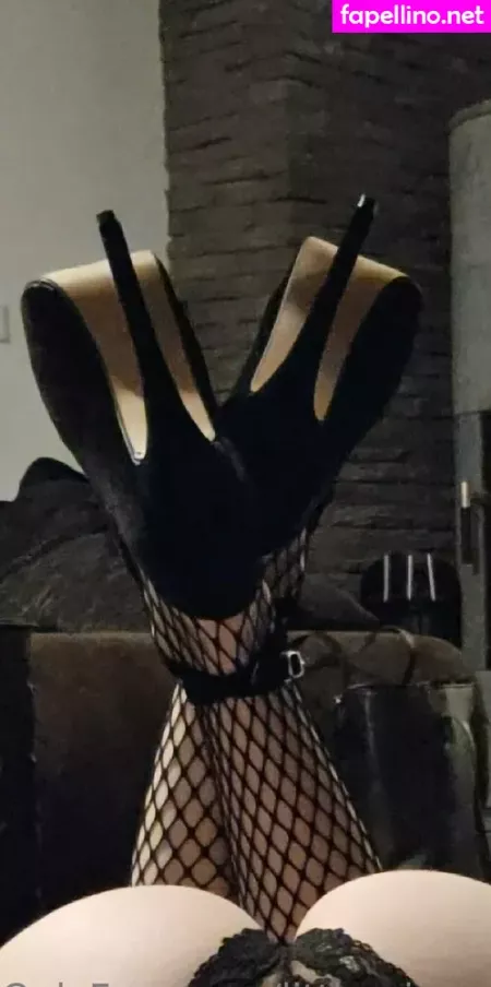 Littlemissnaughtytw OnlyFans Thumbnail #pWQgDbffUi