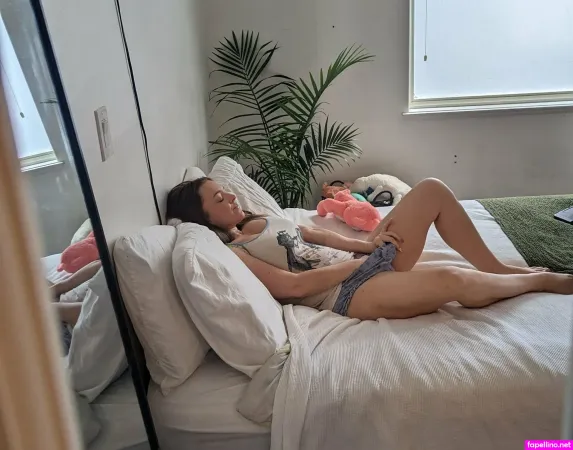Littlemisszoe OnlyFans Thumbnail #1qgAjYQARp