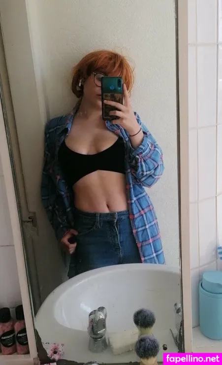 Littlered Rubyfree OnlyFans Thumbnail #HI0hGDb8b4