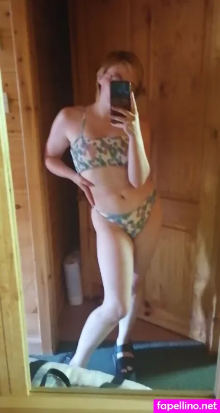 Littlered Rubyfree OnlyFans Thumbnail #PZQZQZKAmI