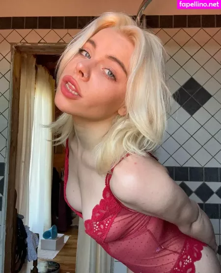 Littlesabrina OnlyFans Thumbnail #0TslcAjwrE