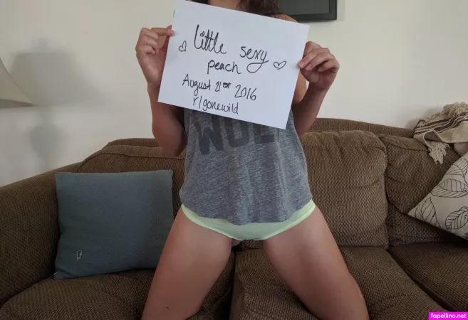 Littlesexypeach OnlyFans Thumbnail #90jyQVok2T