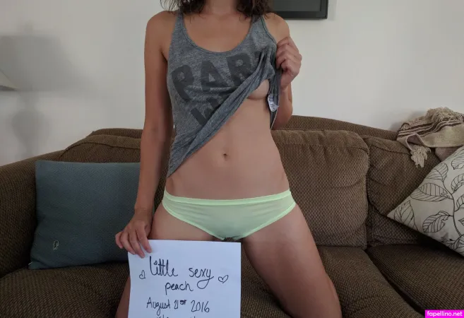 Littlesexypeach OnlyFans Thumbnail #Dewg4ry8bI