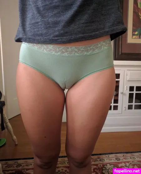 Littlesexypeach OnlyFans Thumbnail #i2j7tjiNor