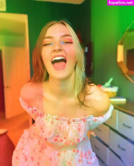 Littlesiha OnlyFans Thumbnail #6aw5lw7EGJ