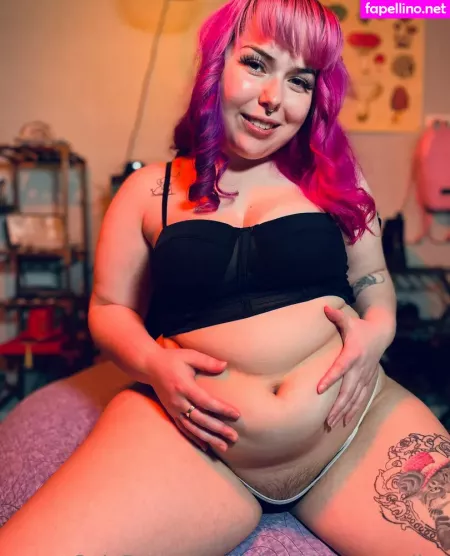 Littlestpigletannclips OnlyFans Thumbnail #0yvEYEEPhz