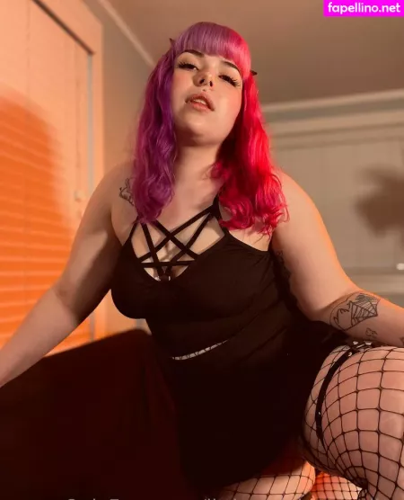 Littlestpigletannclips OnlyFans Thumbnail #Ik3c9rtFou