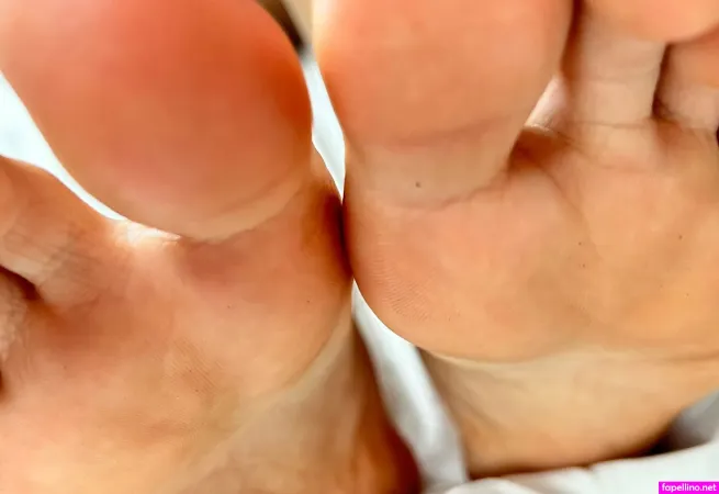 Littlesunshine01 OnlyFans Thumbnail #AXYr4Ctw40