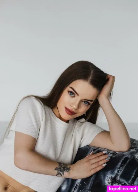 Littleteenvika OnlyFans Thumbnail #12sJWJtyRR