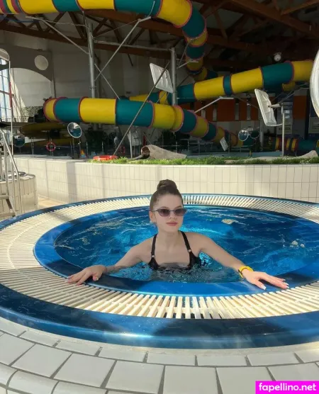Littleteenvika OnlyFans Thumbnail #gZYUEH0CL5