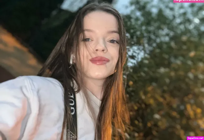 Littleteenvika OnlyFans Thumbnail #nFrJdp5lAZ